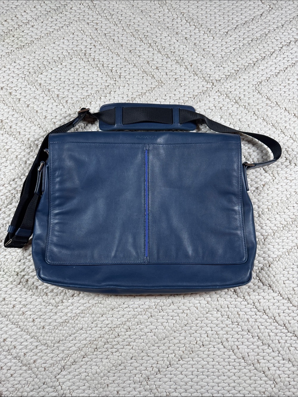 BUGATCHI Men's Napa Leather Flap Cover Messenger Bag